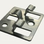Clema din inox pentru scândura de terasă cu trei lamele